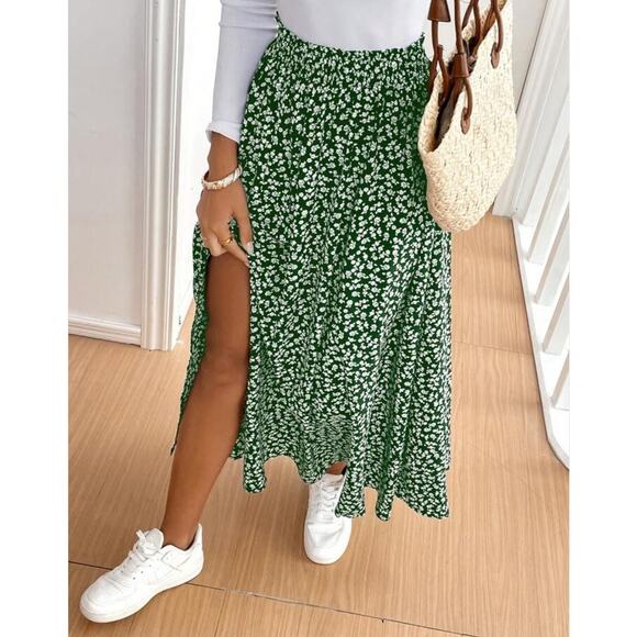 SHEIN Dresses & Skirts - 🎄 SHEIN EUC Frenchy Ditsy Floral High Waist Slit Skirt 6 green white
